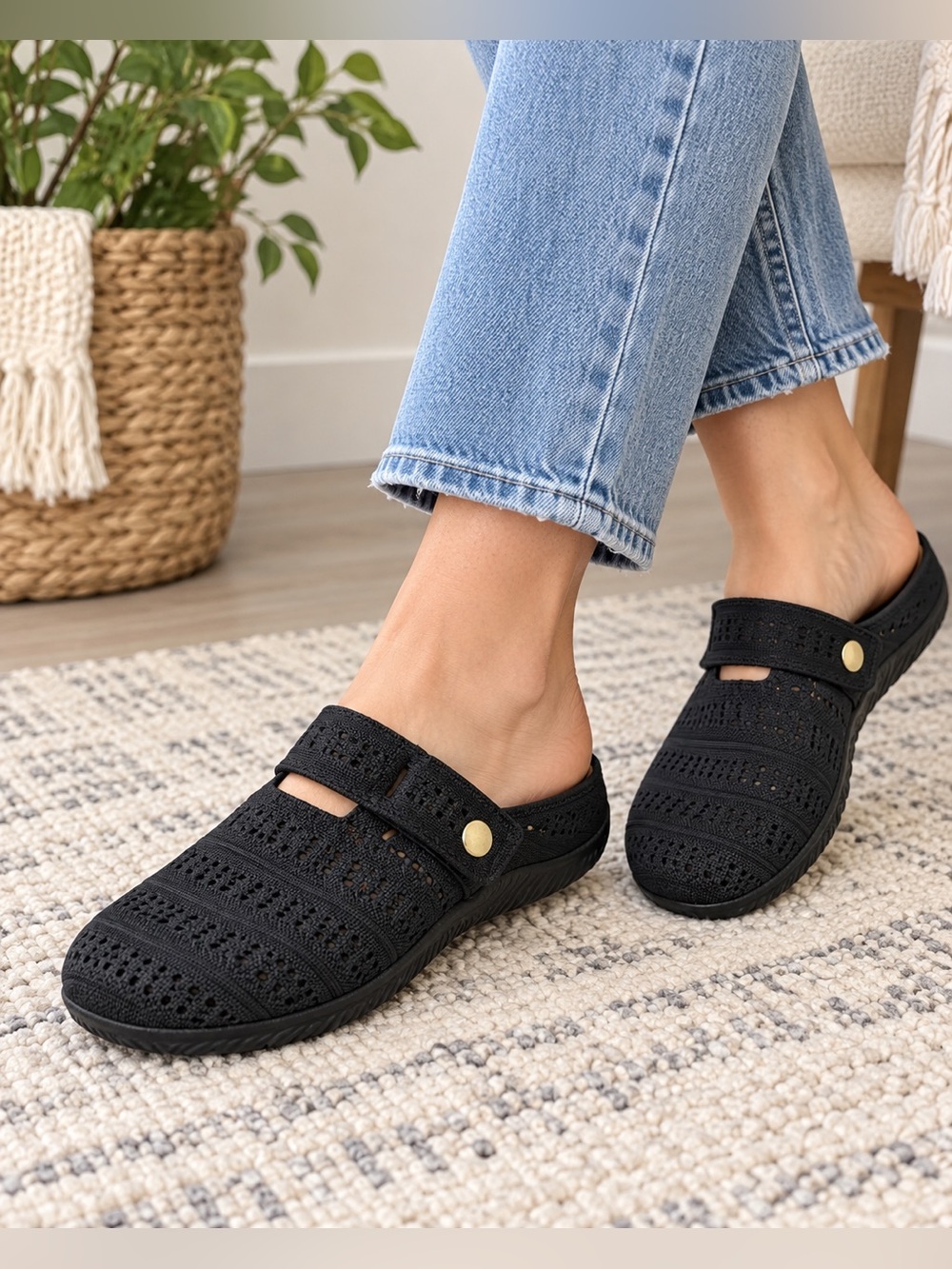 Black Knit Comfort Clogs Mary Jane Slip-On Shoes Size 38 NWOT
